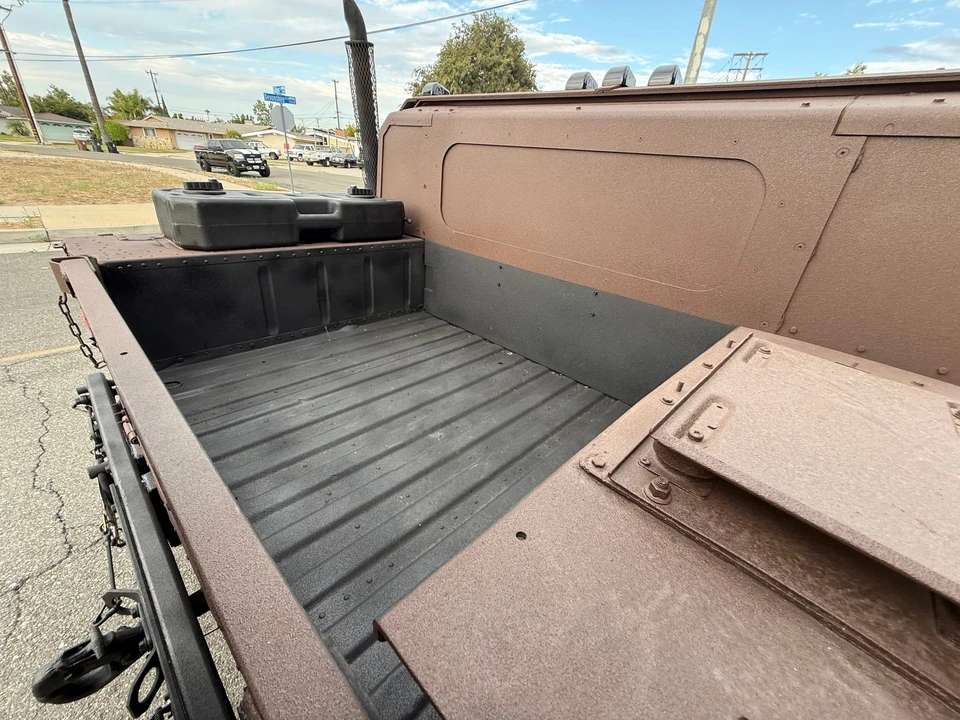 Hummer HMMWV - Image 22 of 31