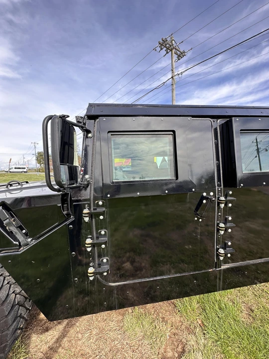 Hummer HMMWV - Image 16 of 31