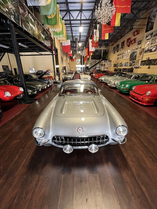 Chevrolet Corvette C1 - Image 14 of 31