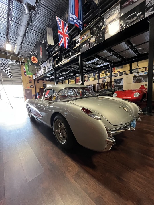 Chevrolet Corvette C1 - Image 17 of 31