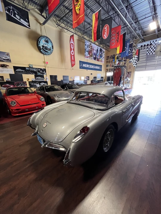 Chevrolet Corvette C1 - Image 19 of 31