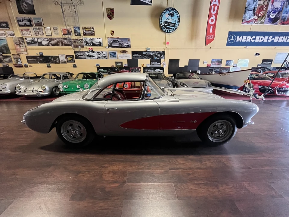 Chevrolet Corvette C1 - Image 20 of 31