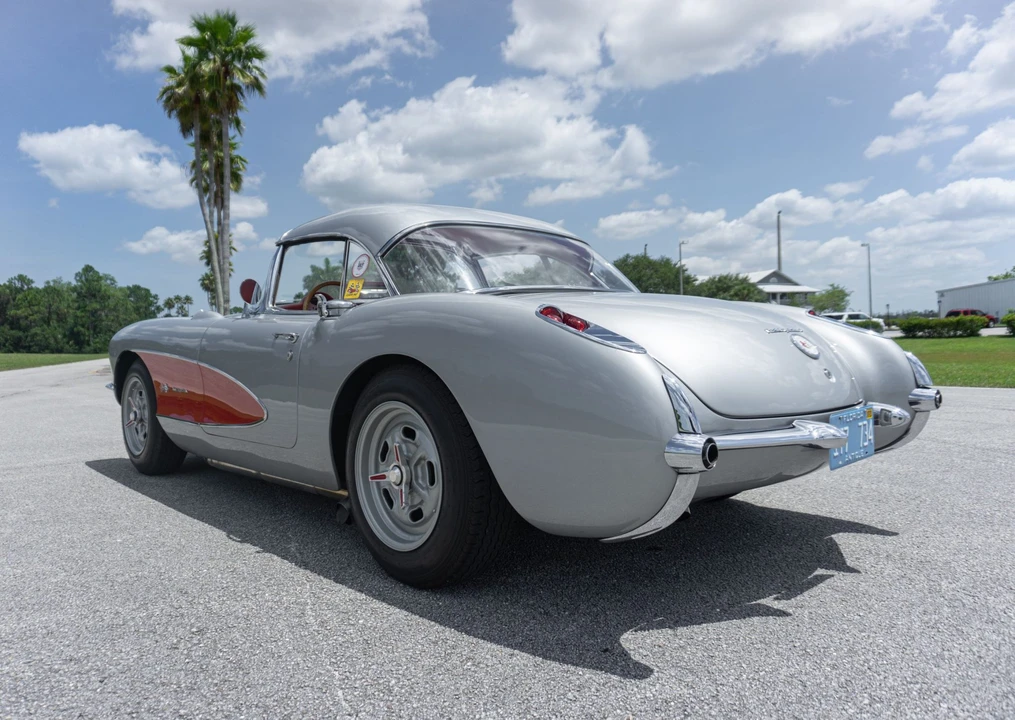 Chevrolet Corvette C1 - Image 12 of 31