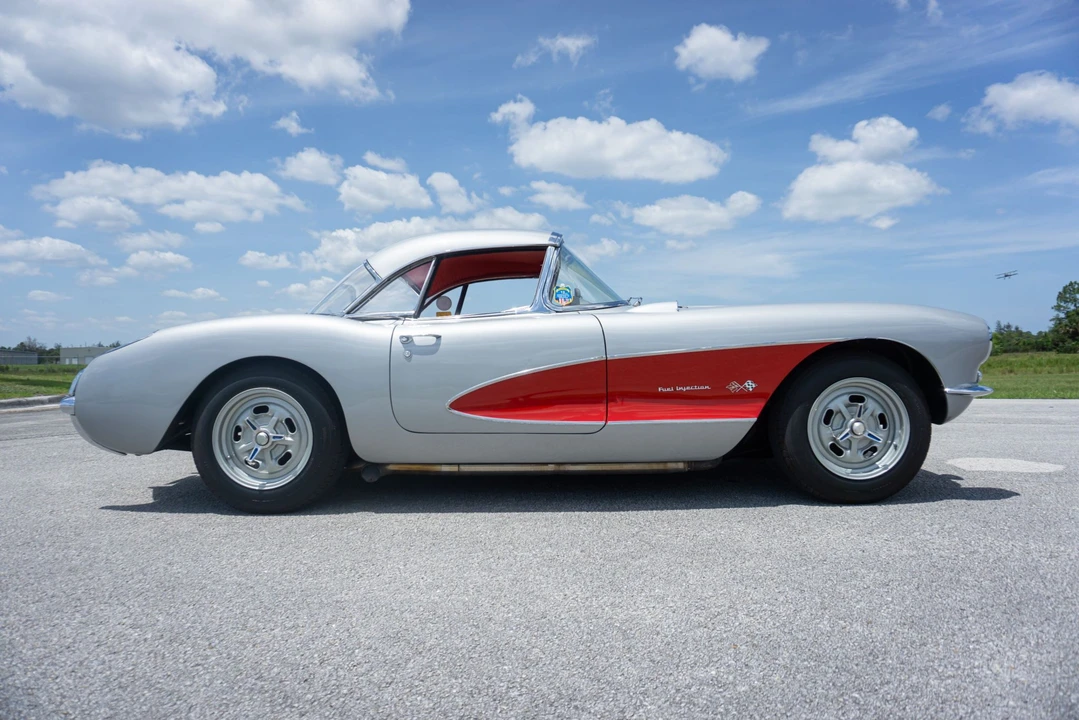 Chevrolet Corvette C1 - Image 7 of 31