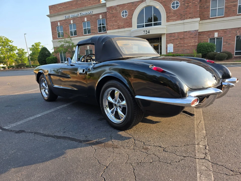 Chevrolet Corvette C1 - Image 4 of 31