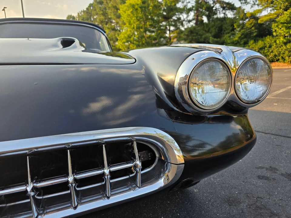 Chevrolet Corvette C1 - Image 13 of 31