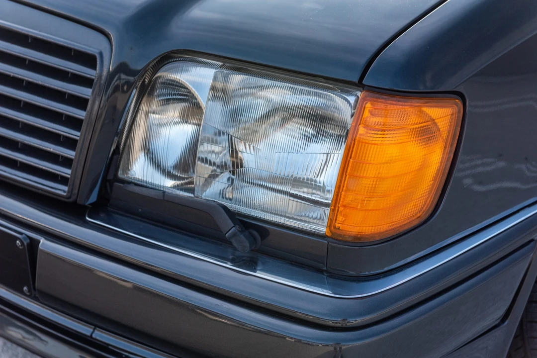 1992 Mercedes-Benz W124 E-Class - Image 30 of 31