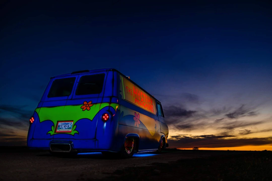 Ford Econoline Van - Image 21 of 31