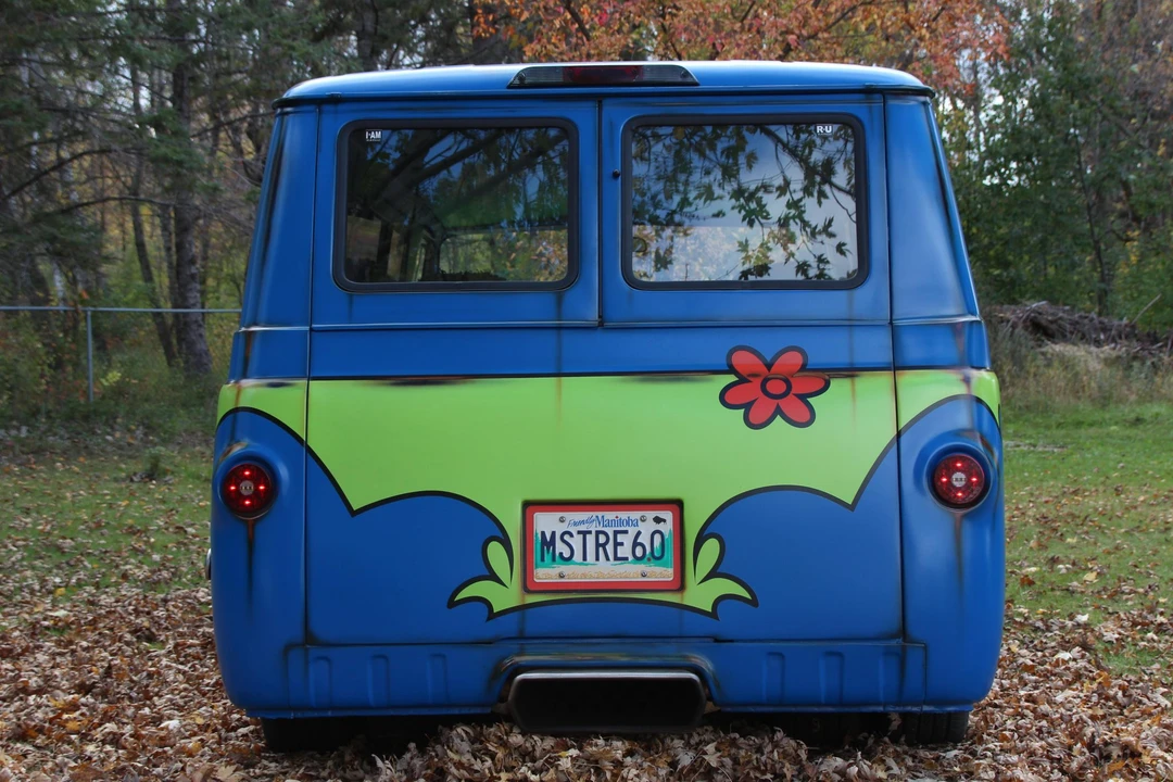 Ford Econoline Van - Image 9 of 31