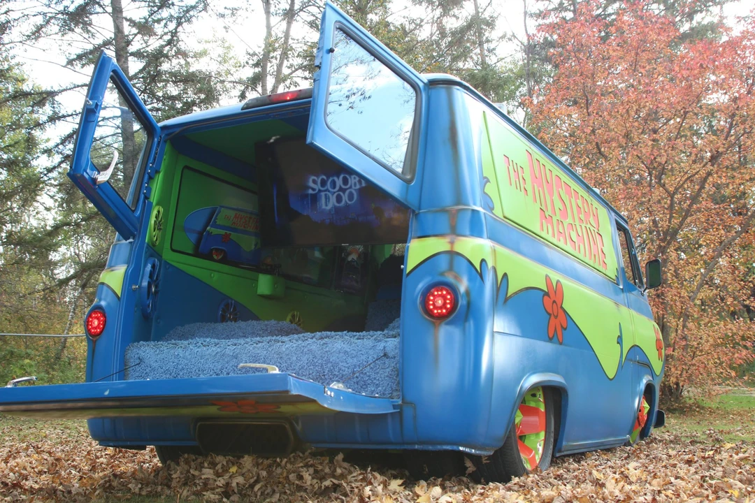 Ford Econoline Van - Image 12 of 31