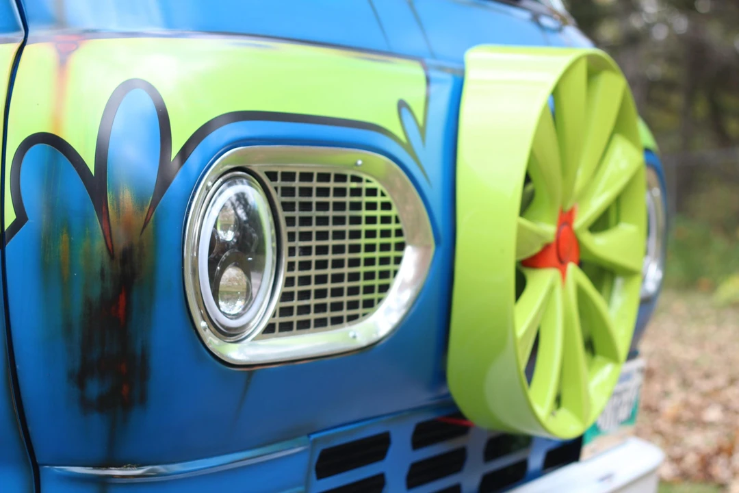 Ford Econoline Van - Image 24 of 31