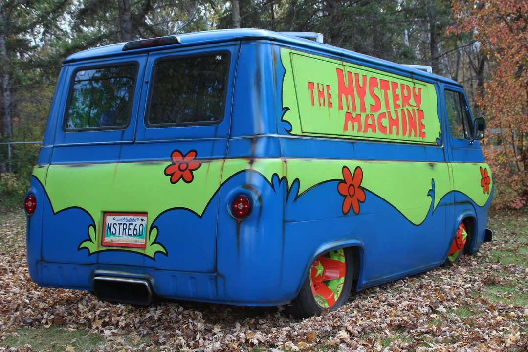 Ford Econoline Van - Image 13 of 31