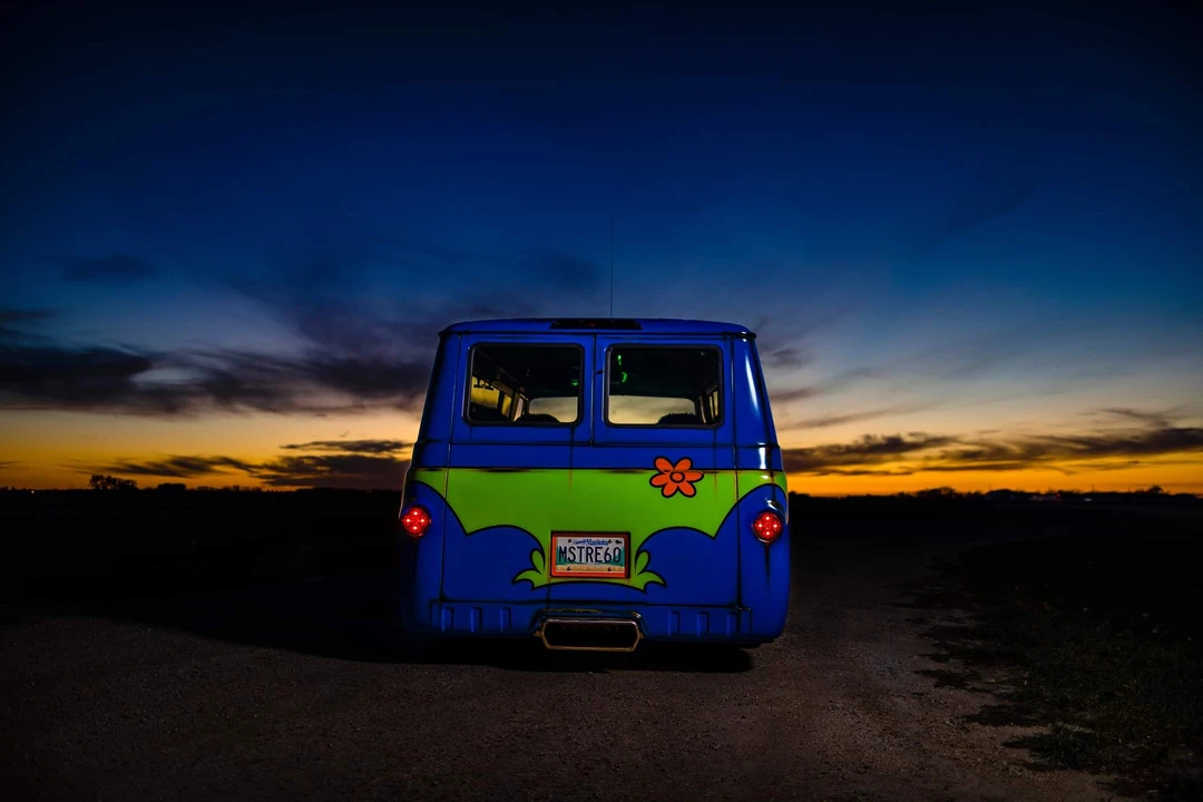 Ford Econoline Van - Image 19 of 31