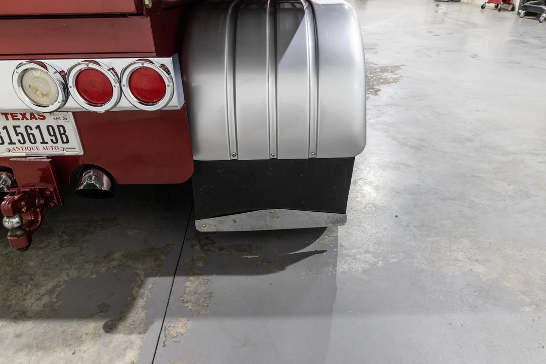 GMC C-Series - Image 25 of 31