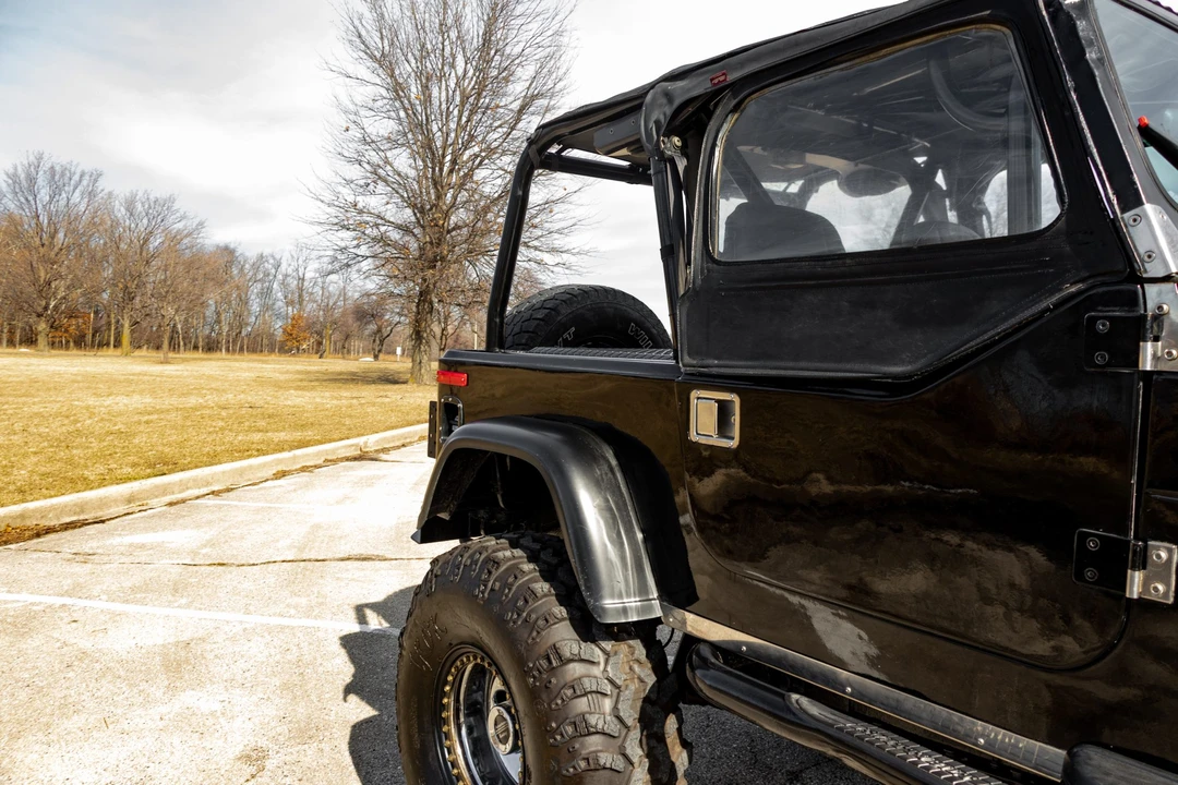 Jeep CJ7 - Image 14 of 31