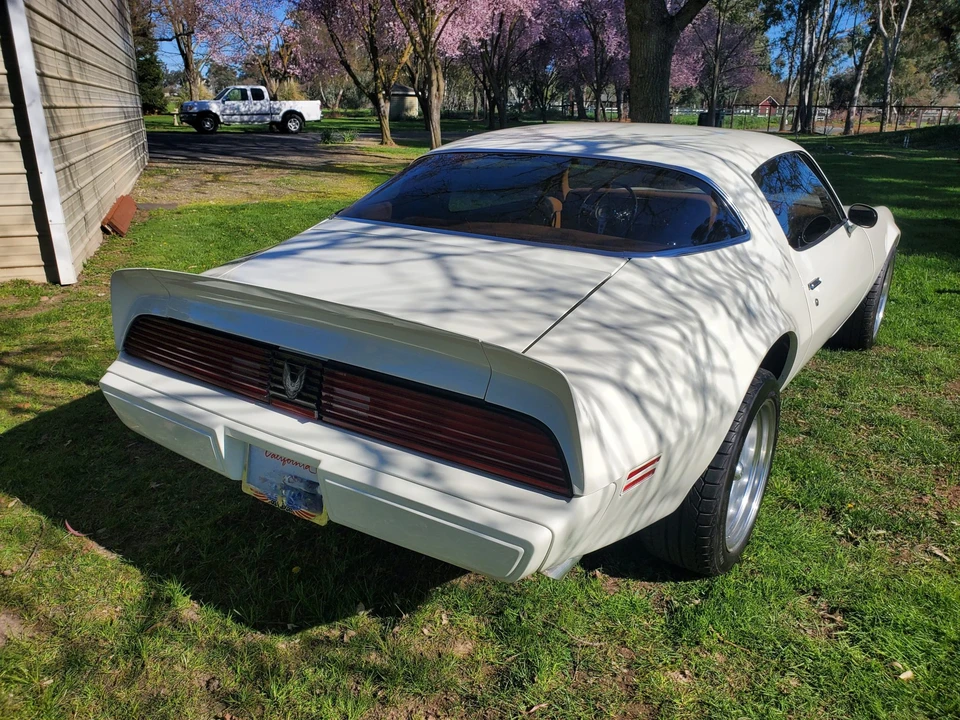 Pontiac Firebird 2nd Gen - Image 28 of 31