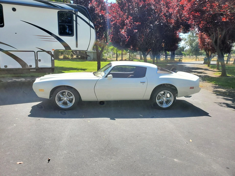 Pontiac Firebird 2nd Gen - Image 10 of 31