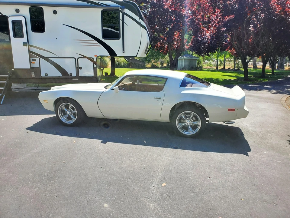 Pontiac Firebird 2nd Gen - Image 11 of 31