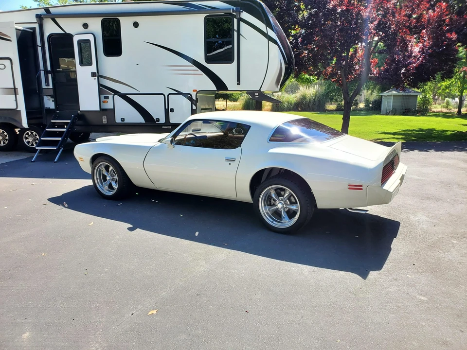 Pontiac Firebird 2nd Gen - Image 12 of 31