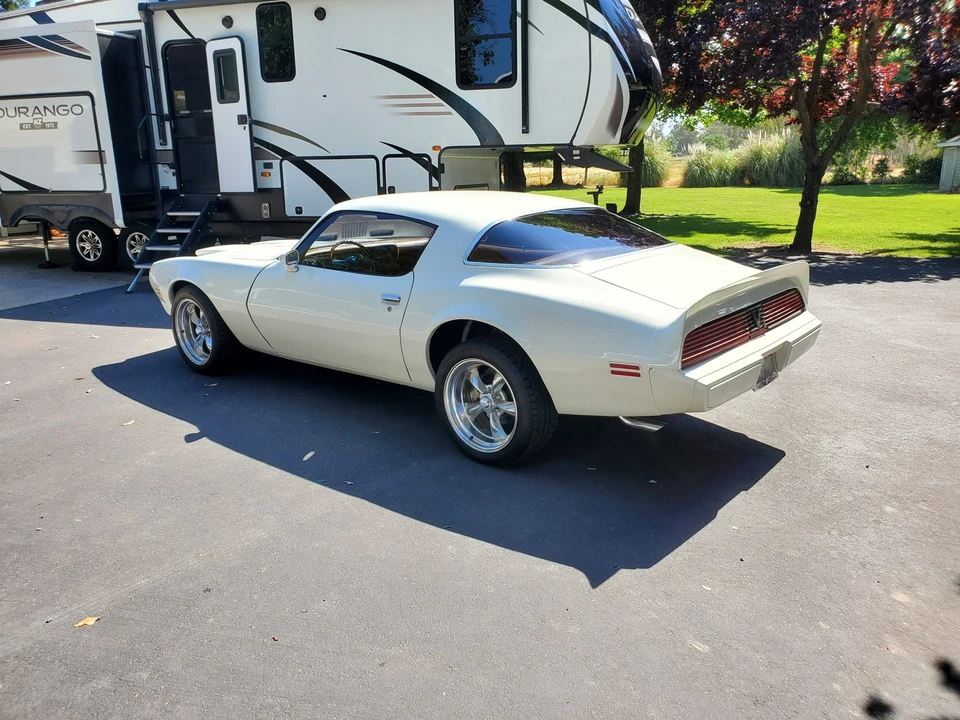 Pontiac Firebird 2nd Gen - Image 13 of 31