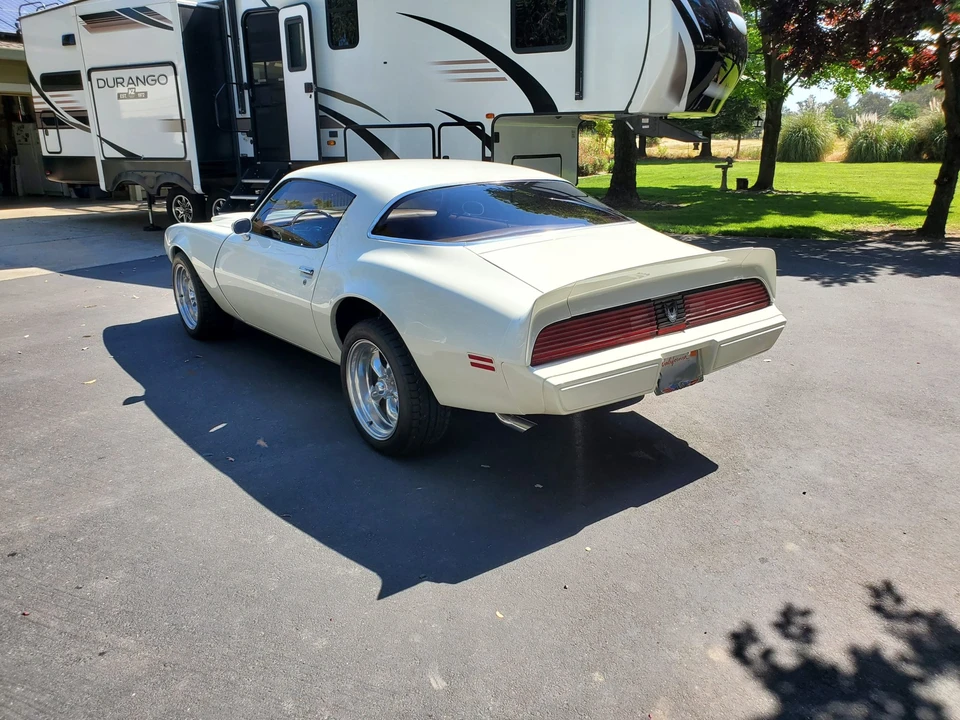 Pontiac Firebird 2nd Gen - Image 14 of 31