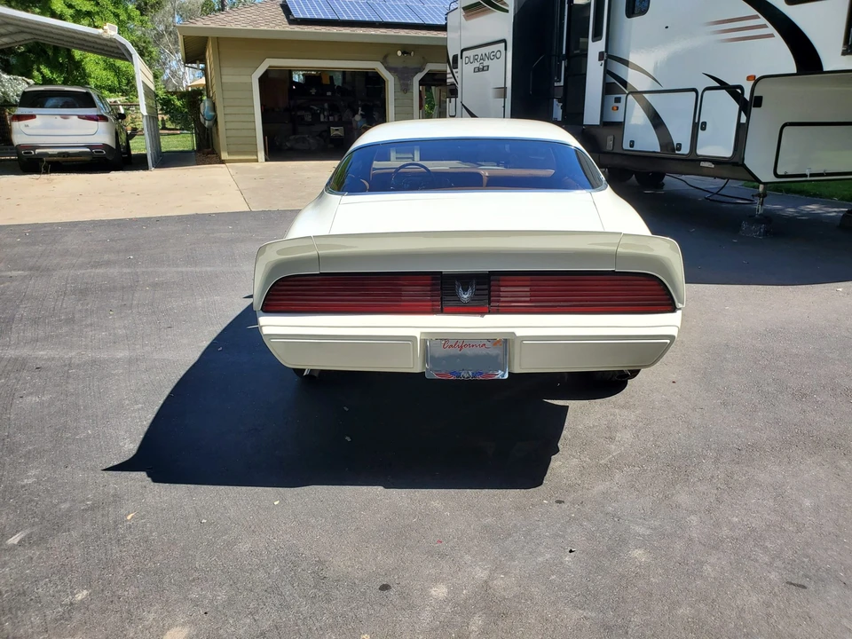 Pontiac Firebird 2nd Gen - Image 16 of 31