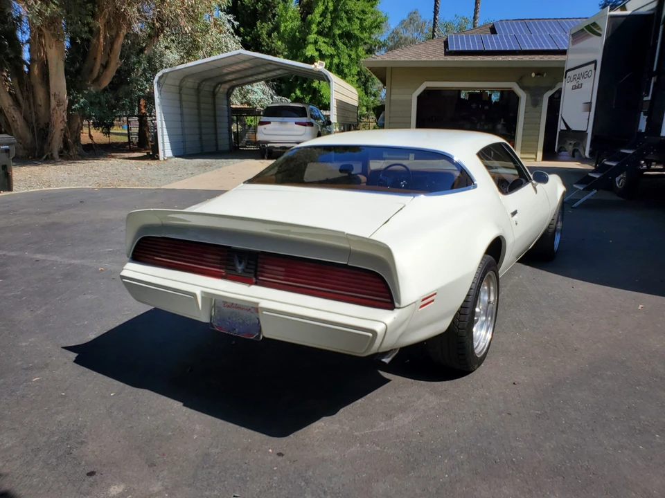 Pontiac Firebird 2nd Gen - Image 18 of 31