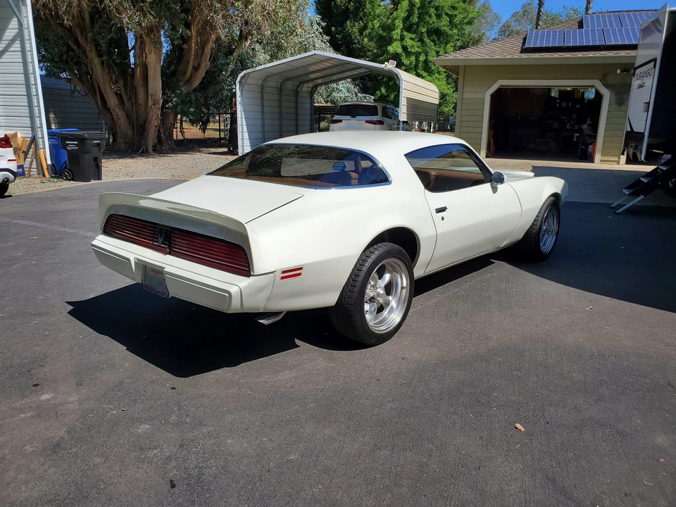 Pontiac Firebird 2nd Gen - Image 19 of 31