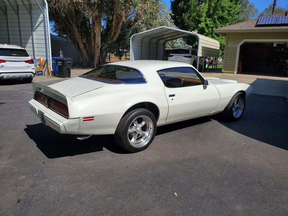 Pontiac Firebird 2nd Gen - Image 20 of 31