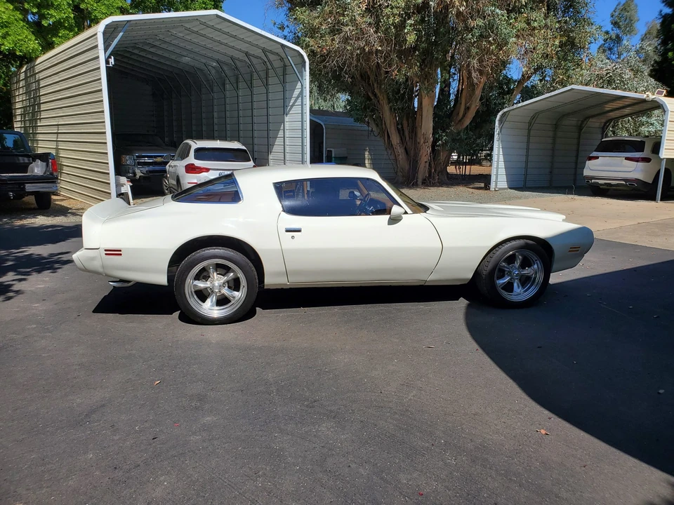 Pontiac Firebird 2nd Gen - Image 22 of 31