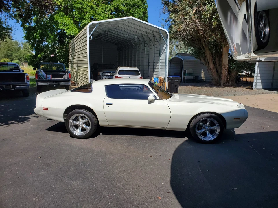 Pontiac Firebird 2nd Gen - Image 23 of 31