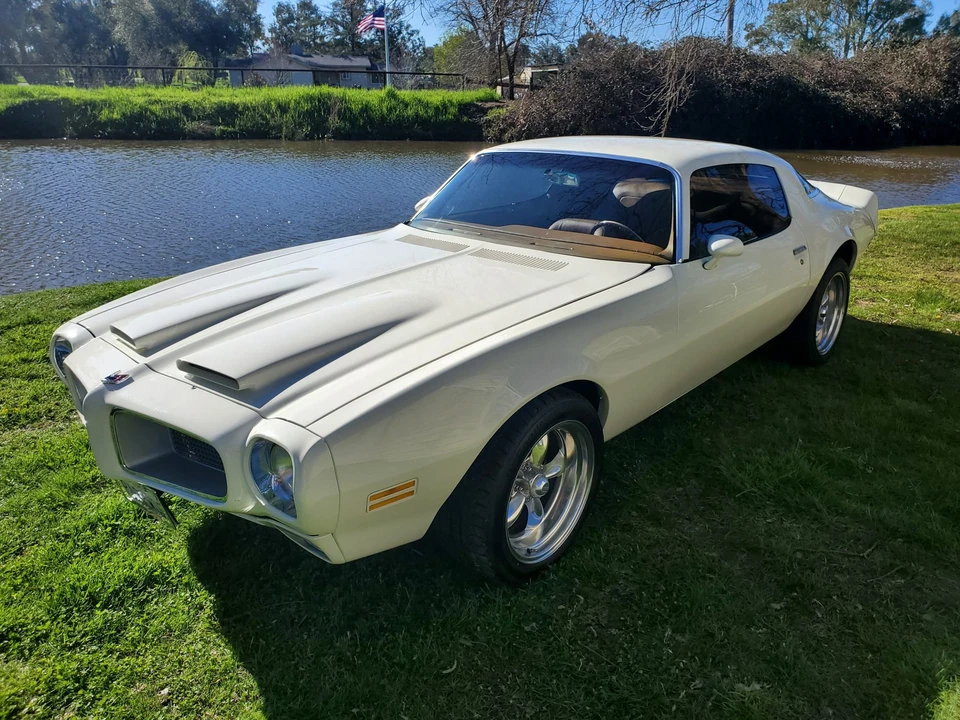 Pontiac Firebird 2nd Gen - Image 26 of 31