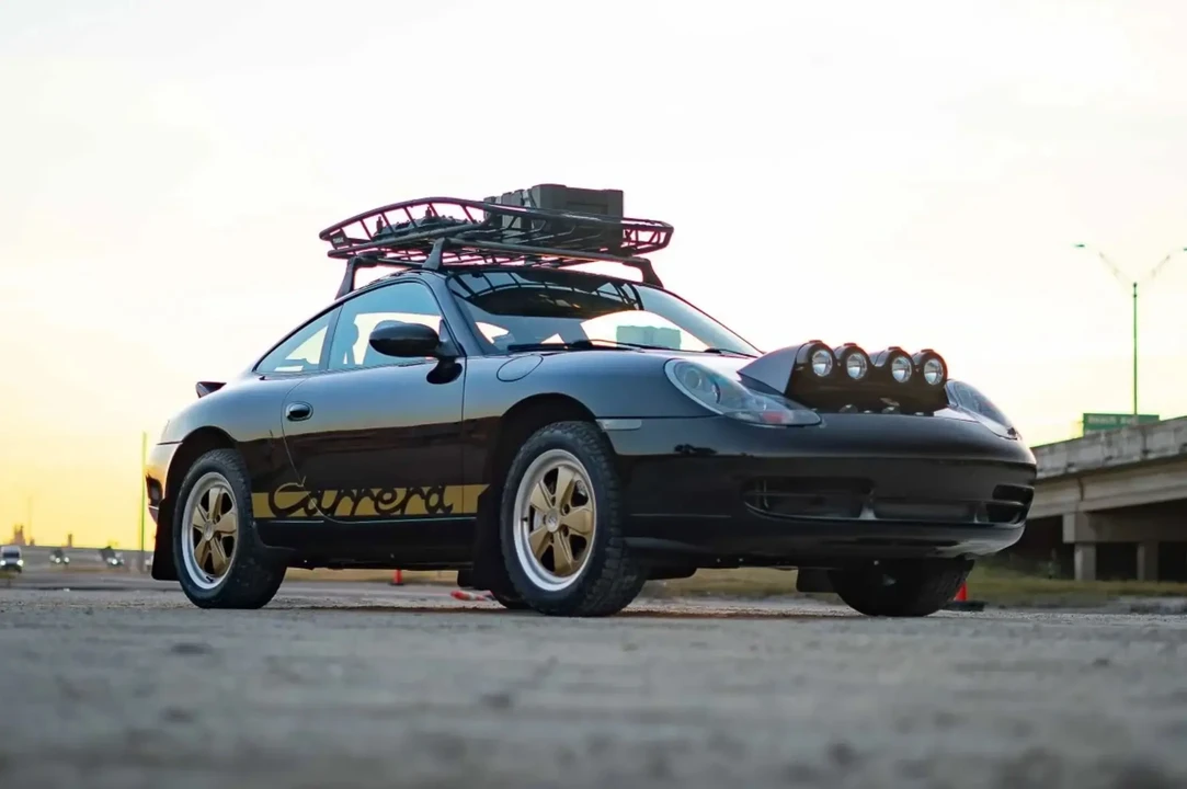 2001 Porsche 996 Carrera 4 - Image 4 of 6