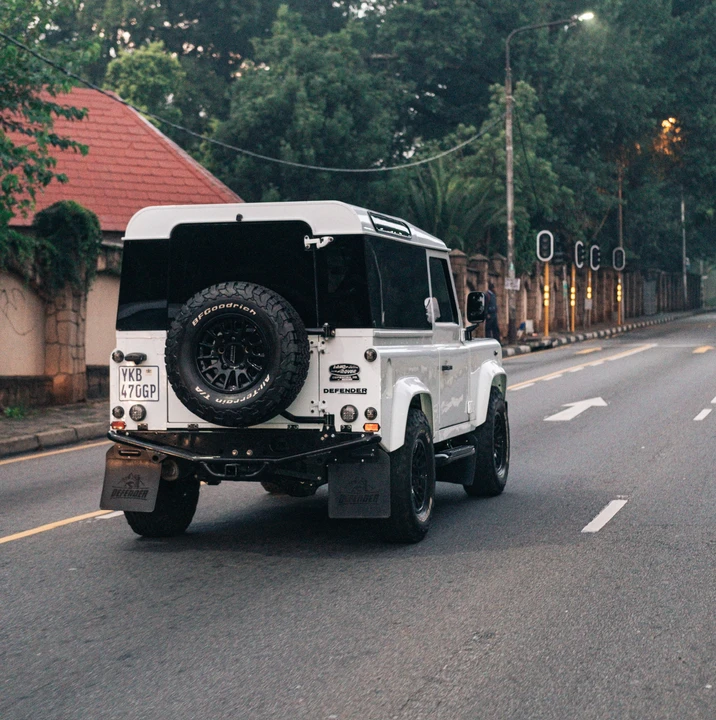 1997 Land Rover Defender 90 - Image 9 of 31