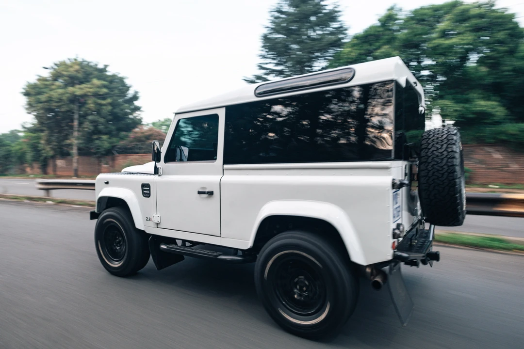 1997 Land Rover Defender 90 - Image 11 of 31