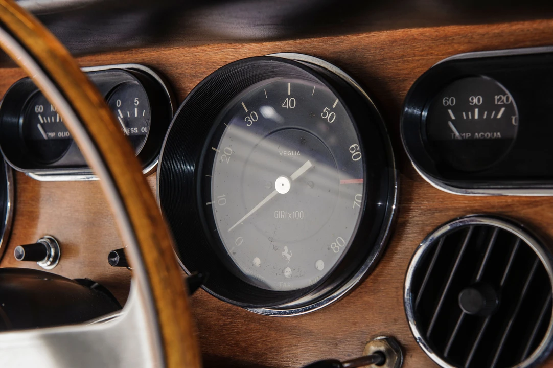 Ferrari 330 GT 2+2 - Image 7 of 24