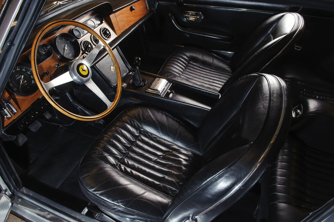Ferrari 330 GT 2+2 - Image 12 of 24