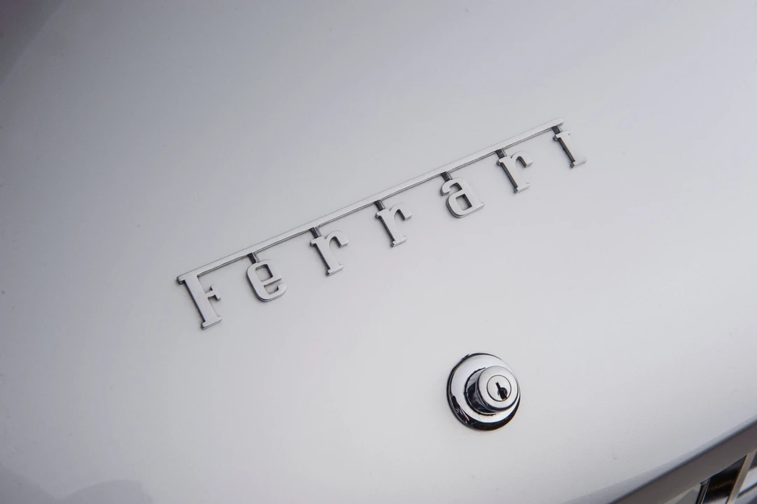 Ferrari 330 GT 2+2 - Image 15 of 24