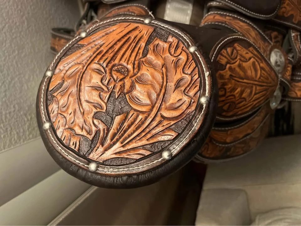 Parts & Memorabilia Seats & Interior - Image 2 of 3