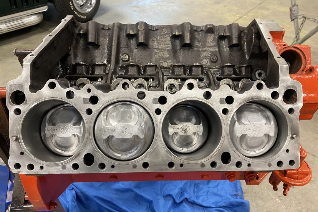 Parts & Memorabilia Engines - Image 3 of 4