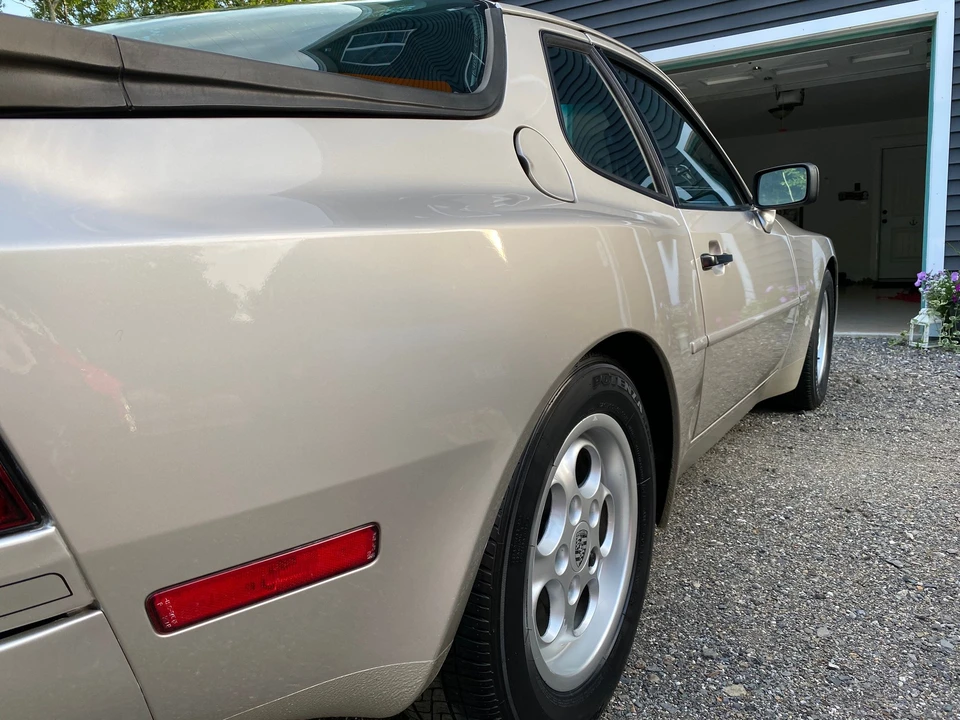 1986 Porsche 944 - Image 10 of 11