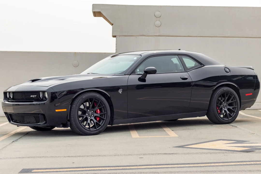 2015 Dodge Challenger SRT Hellcat 3rd Gen - Image 10 of 31