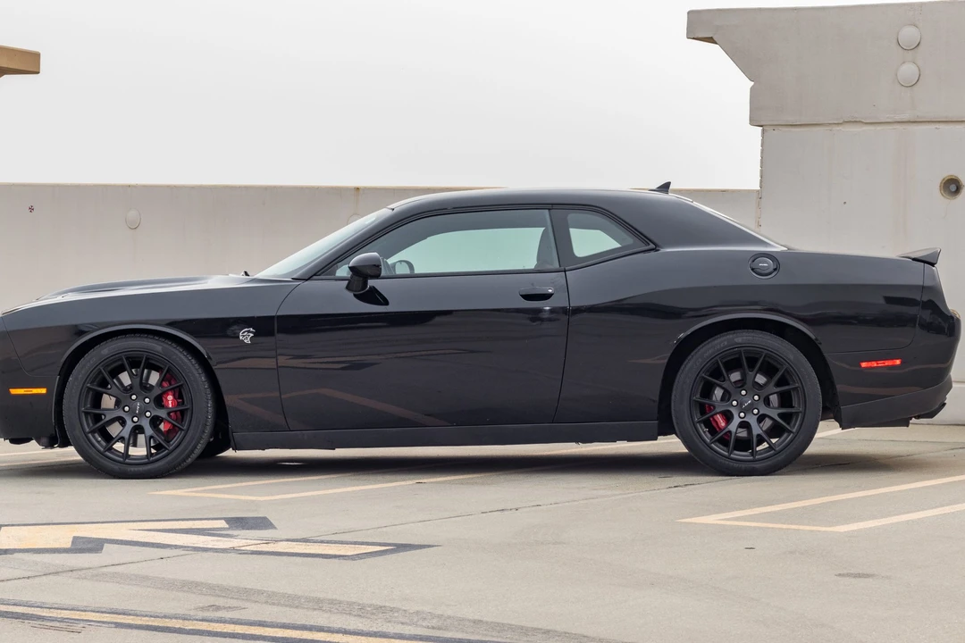 2015 Dodge Challenger SRT Hellcat 3rd Gen - Image 17 of 31
