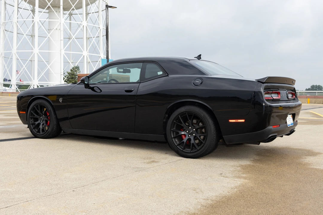2015 Dodge Challenger SRT Hellcat 3rd Gen - Image 8 of 31