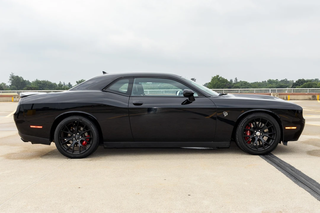 2015 Dodge Challenger SRT Hellcat 3rd Gen - Image 5 of 31