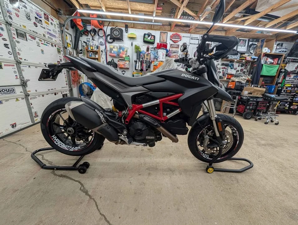 2013 Ducati Hypermotard - Image 6 of 8