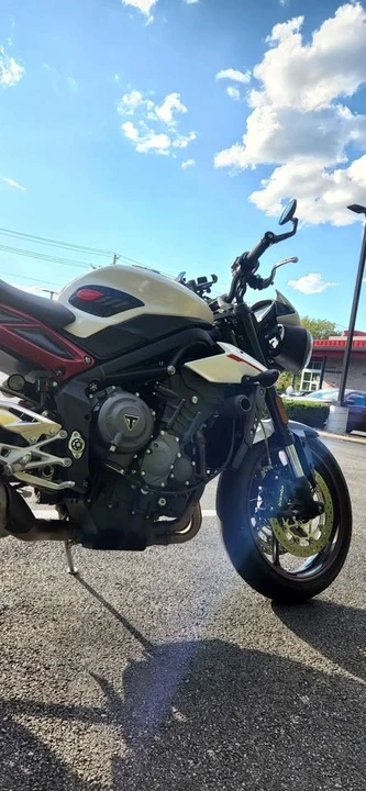 2018 Triumph - Image 9 of 10