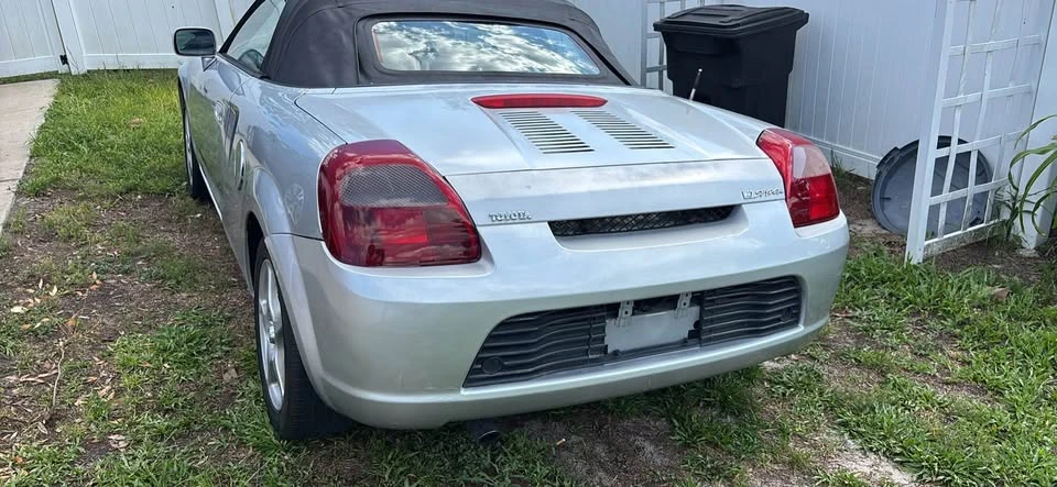 Toyota MR2 Spyder/MR-S - Image 2 of 5