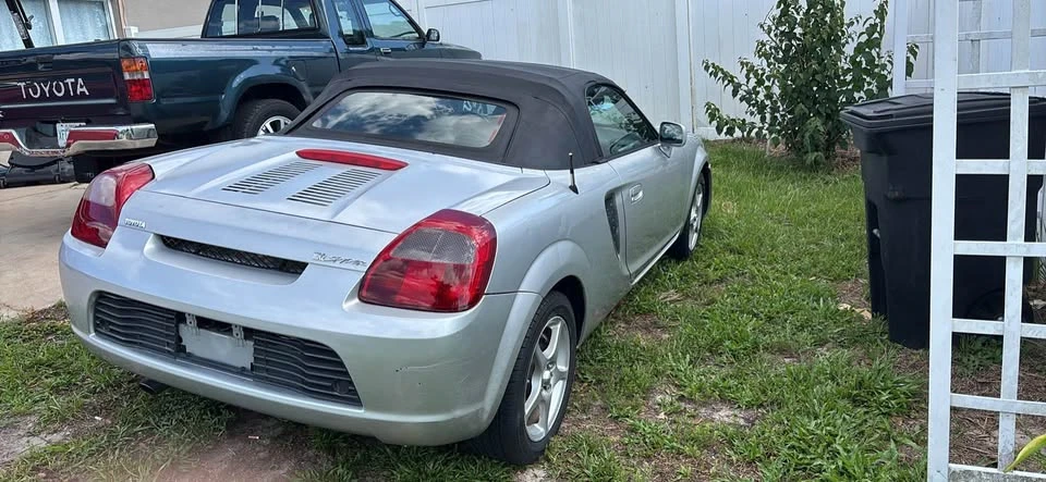 Toyota MR2 Spyder/MR-S - Image 3 of 5