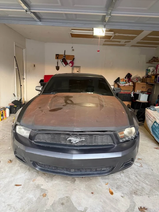 2010 Ford S197 Mustang - Image 2 of 6